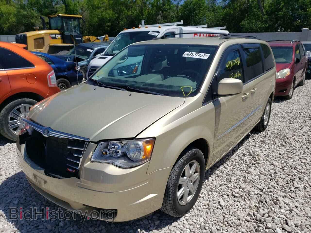 2010 CHRYSLER MINIVAN - VIN: 2A4RR5DX9AR359656 - Фото 2
