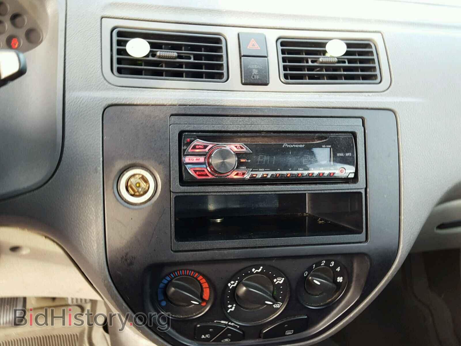 2005 FORD FOCUS - VIN: 1FAFP34N75W192511 - Фото 9