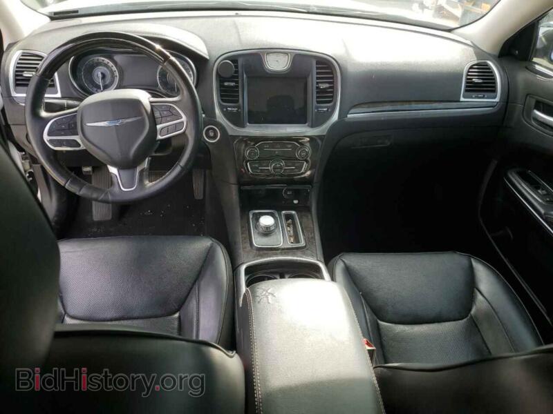 2017 Chrysler 300 (VIN 2C3CCAEG2HH610168) — фото 8 из 12