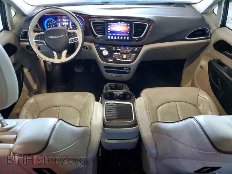 2017 Chrysler PACIFICA (VIN 2C4RC1GG1HR578102) — photo 8 of 13