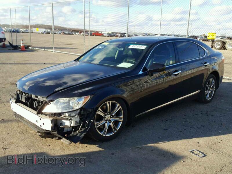 2007 Lexus LS460 (VIN JTHGL46F575007739) — photo 2 of 10