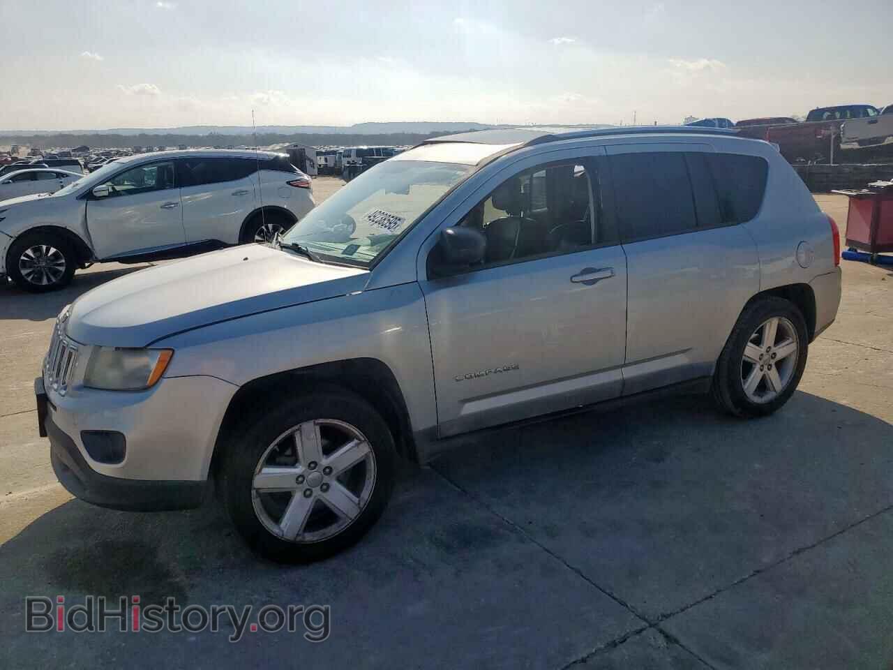 Photo 1J4NF5FB3BD257539 - JEEP COMPASS 2011