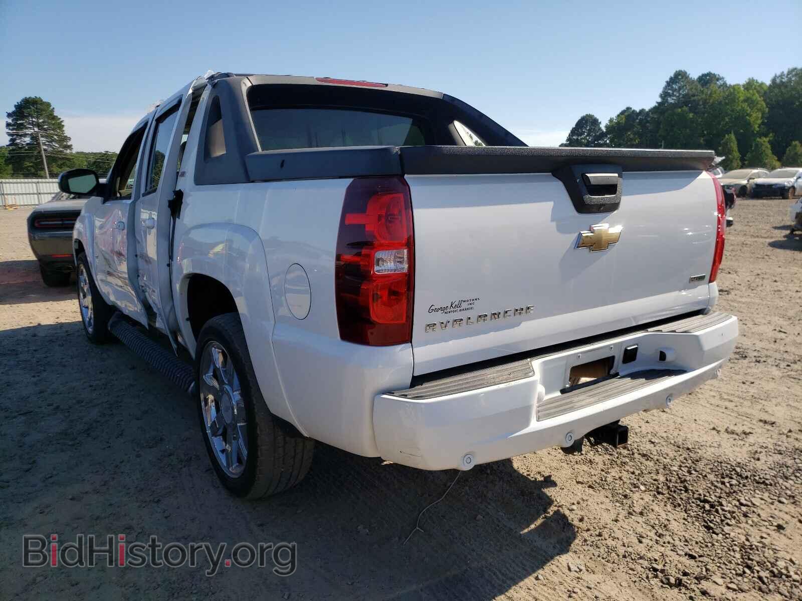 2011 CHEVROLET AVALANCHE - VIN: 3GNTKFE30BG267979 - Фото 3