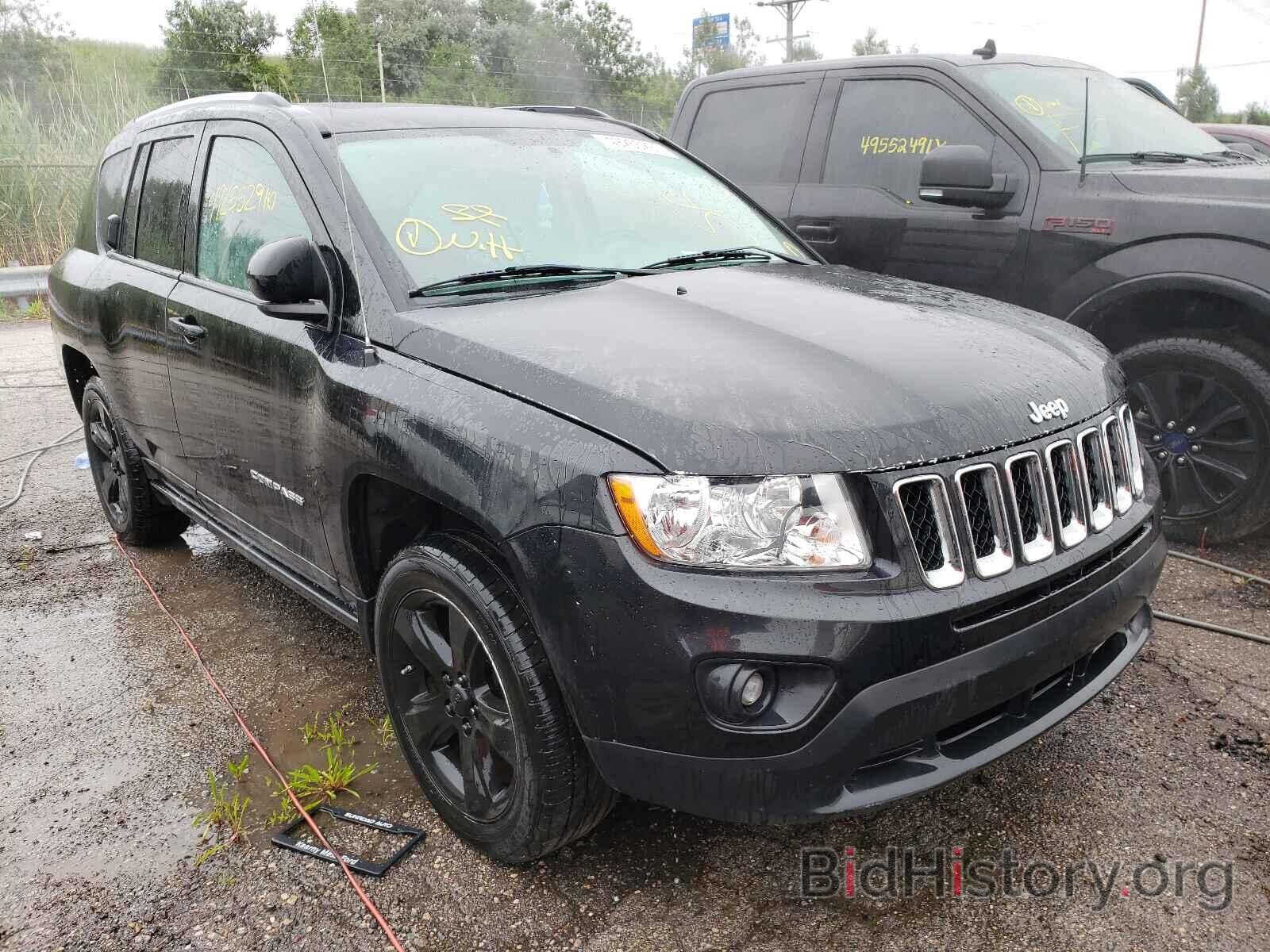 Photo 1J4NF5FB2BD158498 - JEEP COMPASS 2011