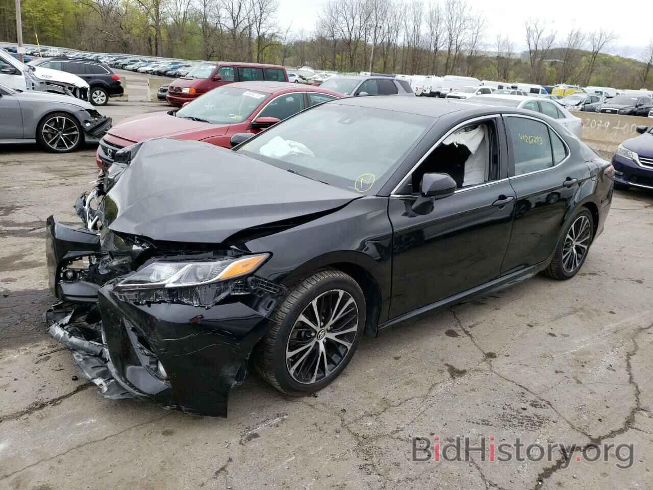 Photo 4T1B11HK6JU603154 - TOYOTA CAMRY 2018