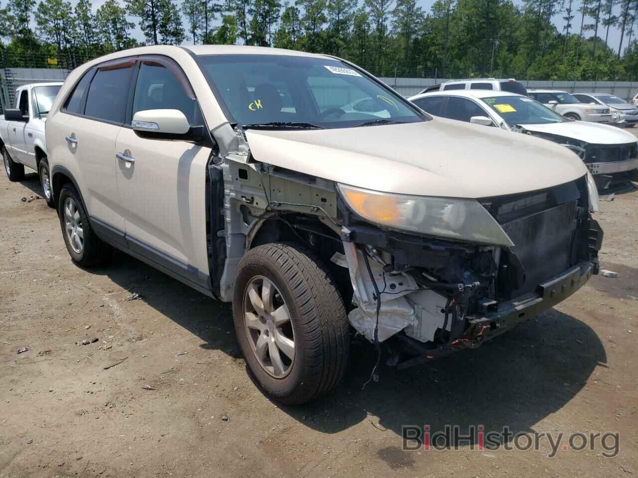 Photo 5XYKT3A17BG138883 - KIA SORENTO 2011