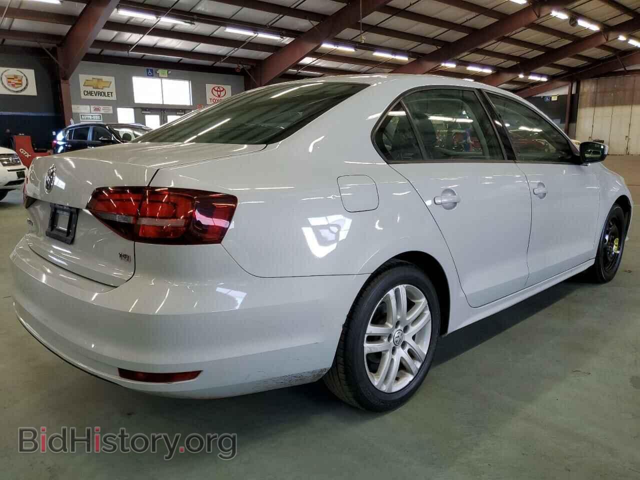 2018 VOLKSWAGEN JETTA - VIN: 3VW2B7AJ5JM263244 - Фото 3