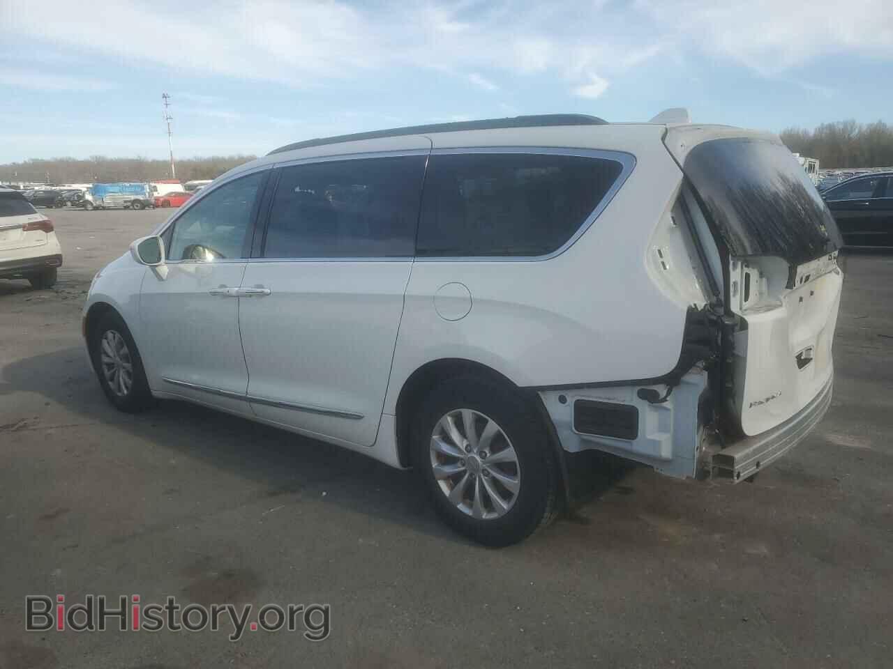 2017 CHRYSLER PACIFICA - VIN: 2C4RC1BG5HR660552 - Фото 2
