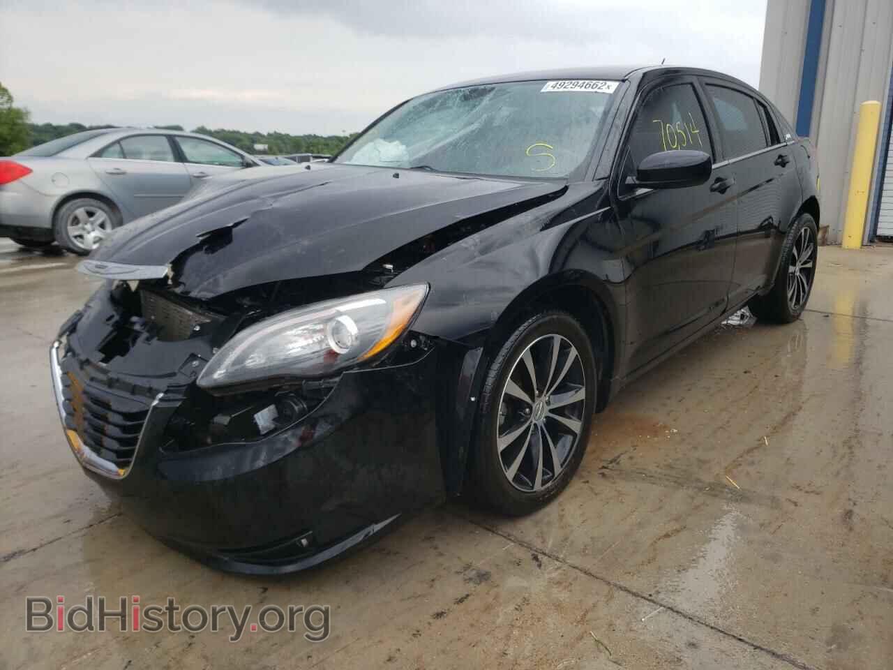 2013 CHRYSLER 200 - VIN: 1C3CCBBB8DN521821 - Фото 2