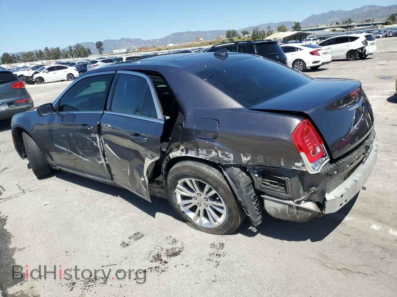 2017 CHRYSLER 300 - VIN: 2C3CCAAG8HH547079 - Фото 2