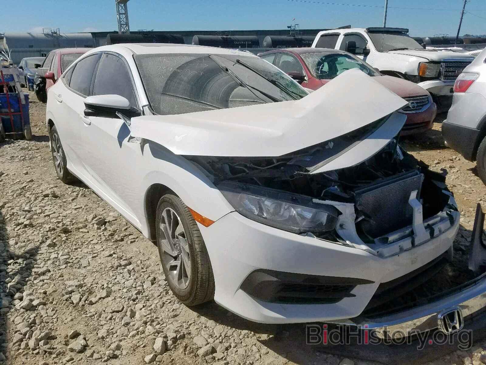 Photo 19XFC2F73JE010726 - HONDA CIVIC EX 2018