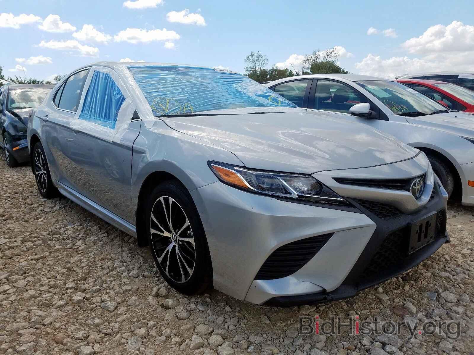 Photo 4T1B11HK1JU619326 - TOYOTA CAMRY 2018