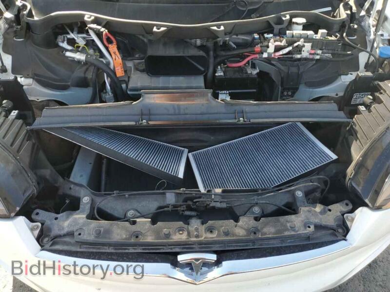 2017 Tesla MODEL X (VIN 5YJXCBE21HF044498) — photo 12 of 13
