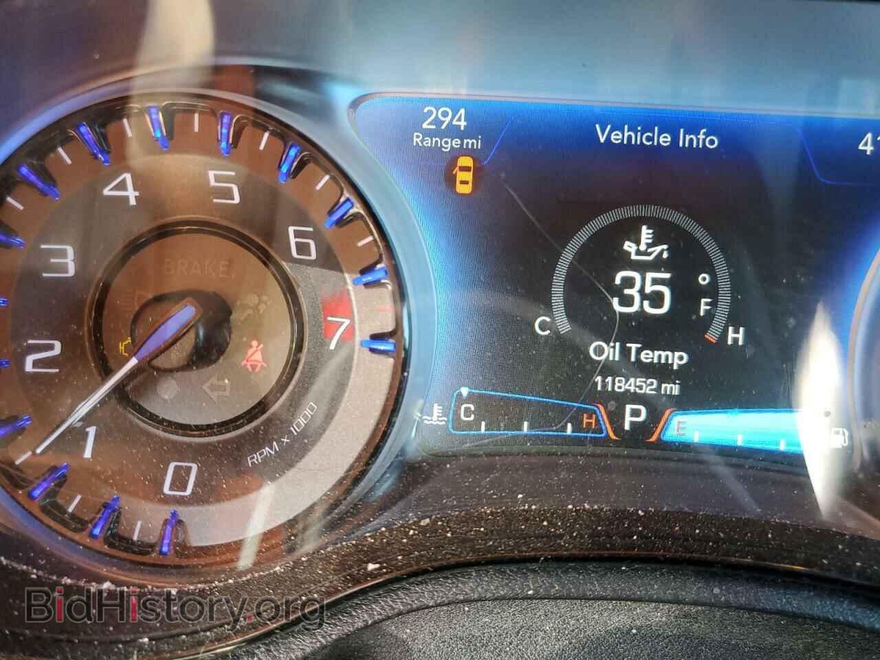 2016 CHRYSLER 300 - VIN: 2C3CCAGG8GH304863 - Фото 9