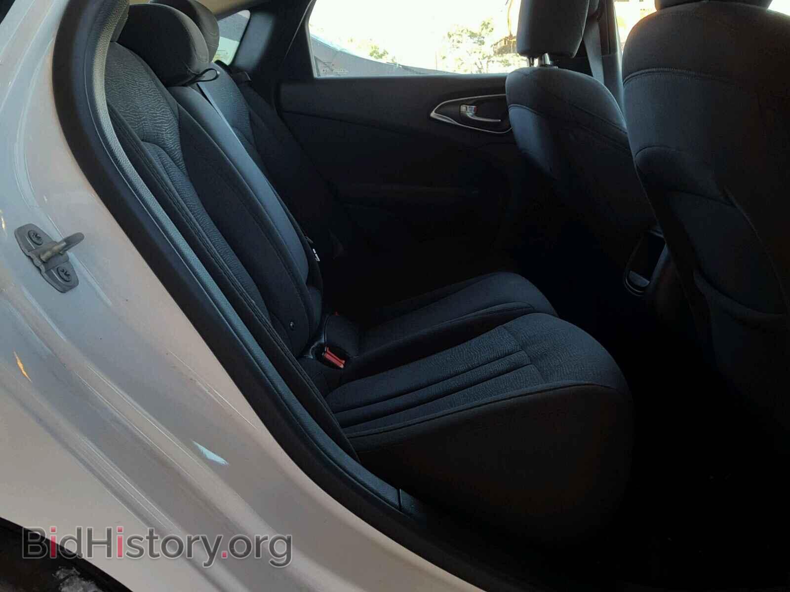 2016 CHRYSLER 200 - VIN: 1C3CCCAB5GN143534 - Фото 6