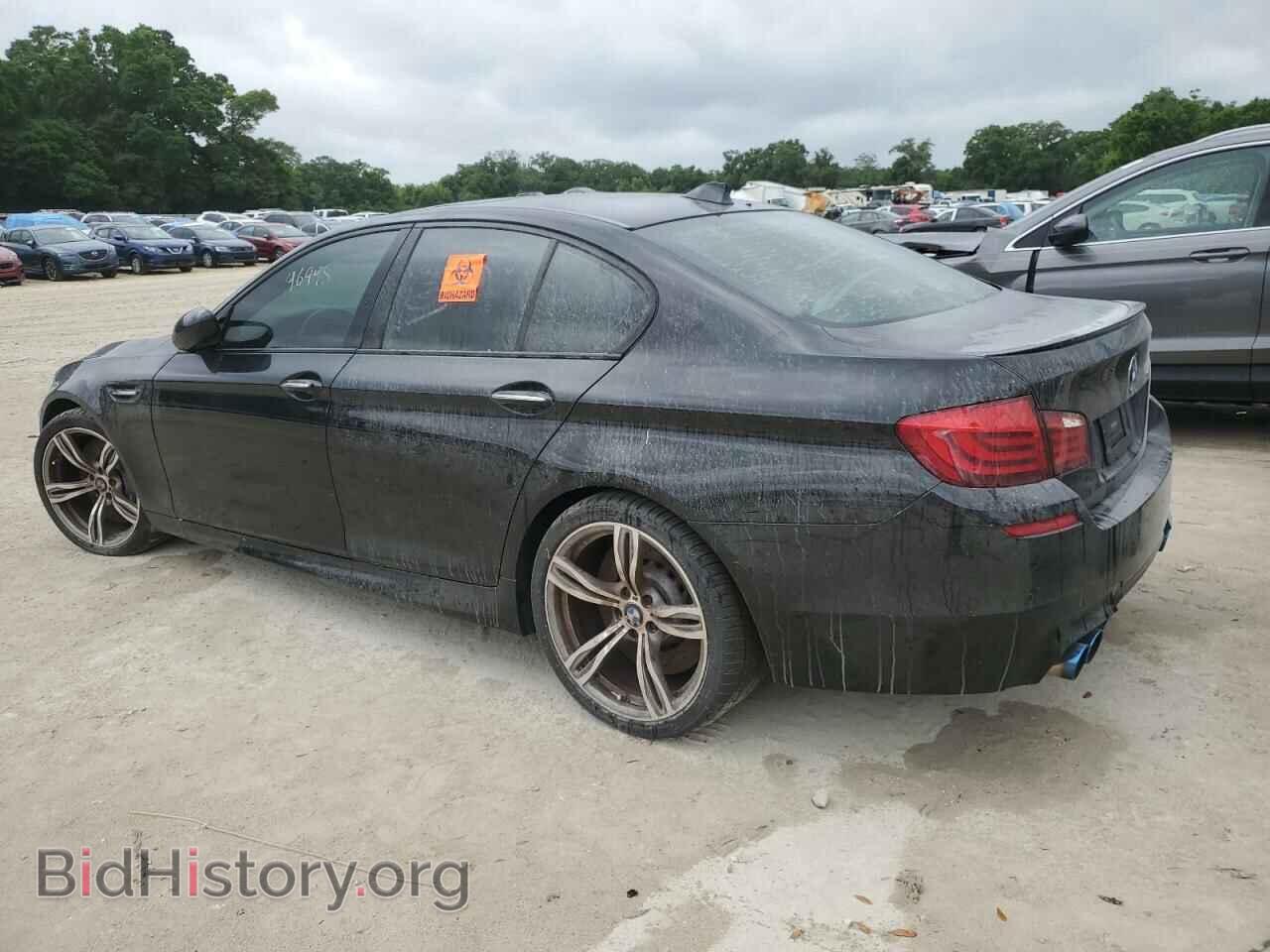 2013 BMW M5 - VIN: WBSFV9C54DD095743 - Фото 2