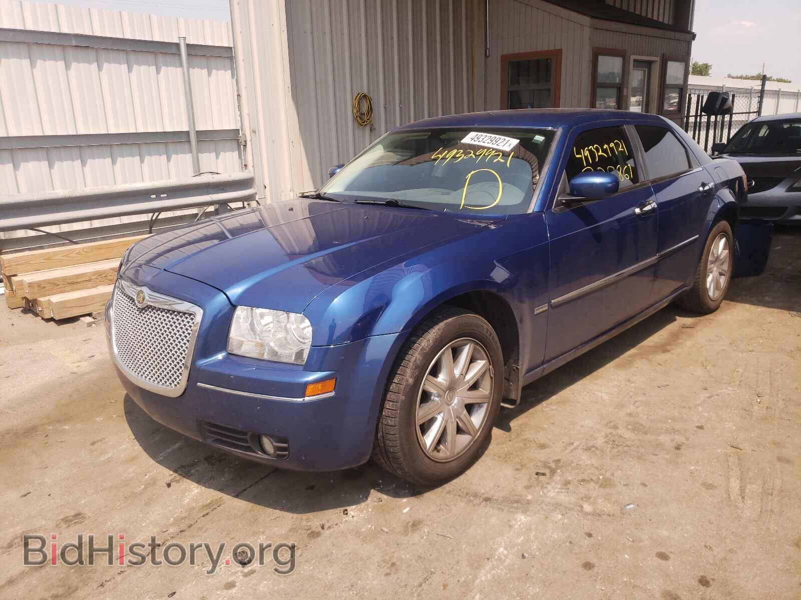 2009 CHRYSLER 300 - VIN: 2C3KA53VX9H624069 - Фото 2