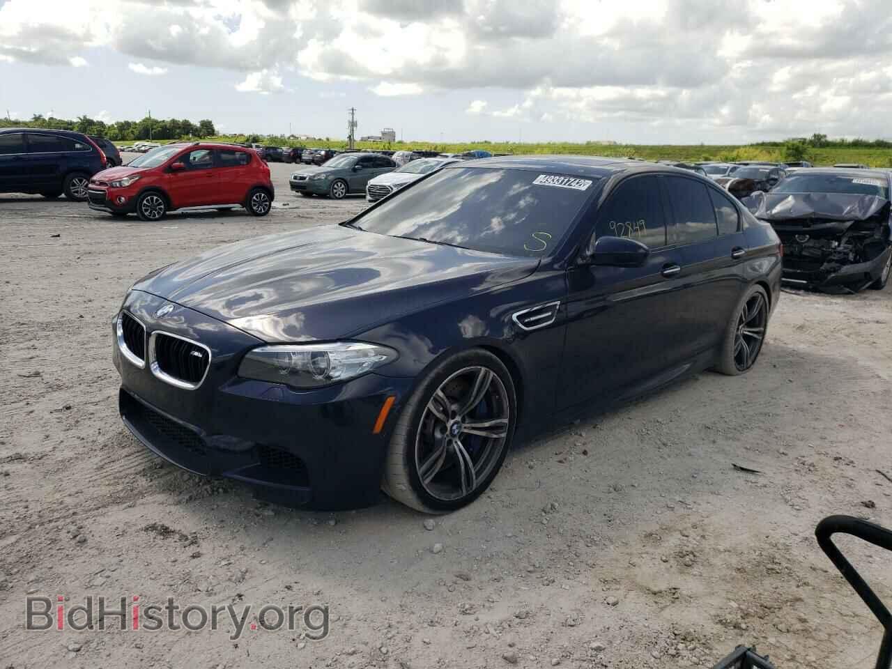 2014 BMW M5 - VIN: WBSFV9C54ED097459 - Фото 2