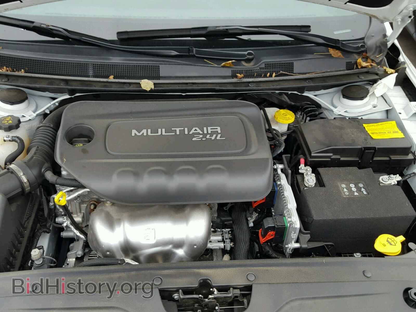 2016 CHRYSLER 200 - VIN: 1C3CCCAB7GN142675 - Фото 7