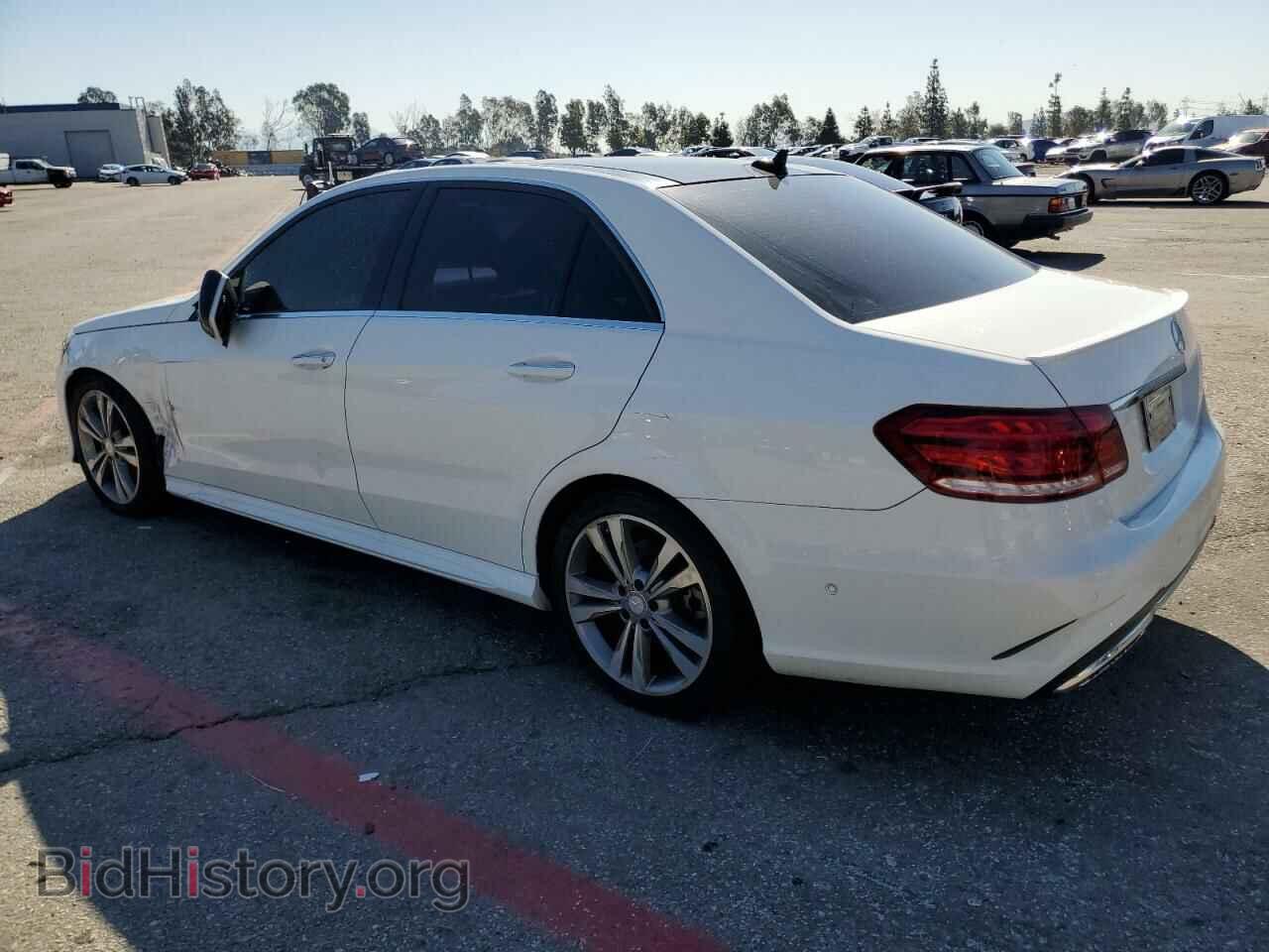 2015 MERCEDES-BENZ E-CLASS - VIN: WDDHF5KB3FB142018 - Фото 2