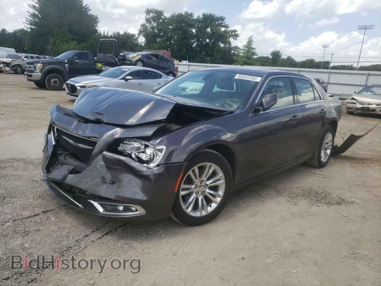 2017 CHRYSLER 300 - VIN: 2C3CCAAG3HH541769 - Фото 2