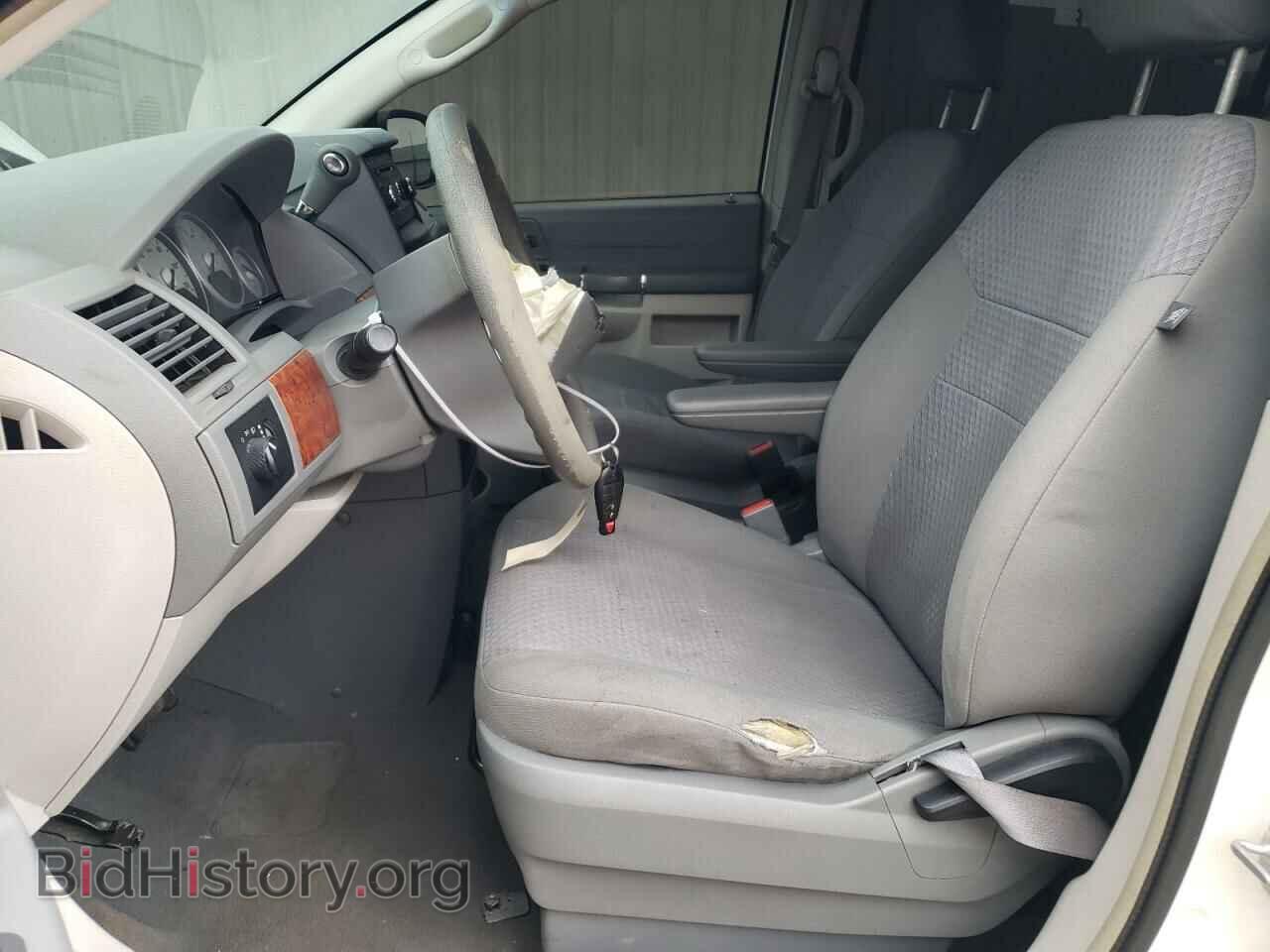 2008 CHRYSLER MINIVAN - VIN: 2A8HR44H28R675035 - Фото 7