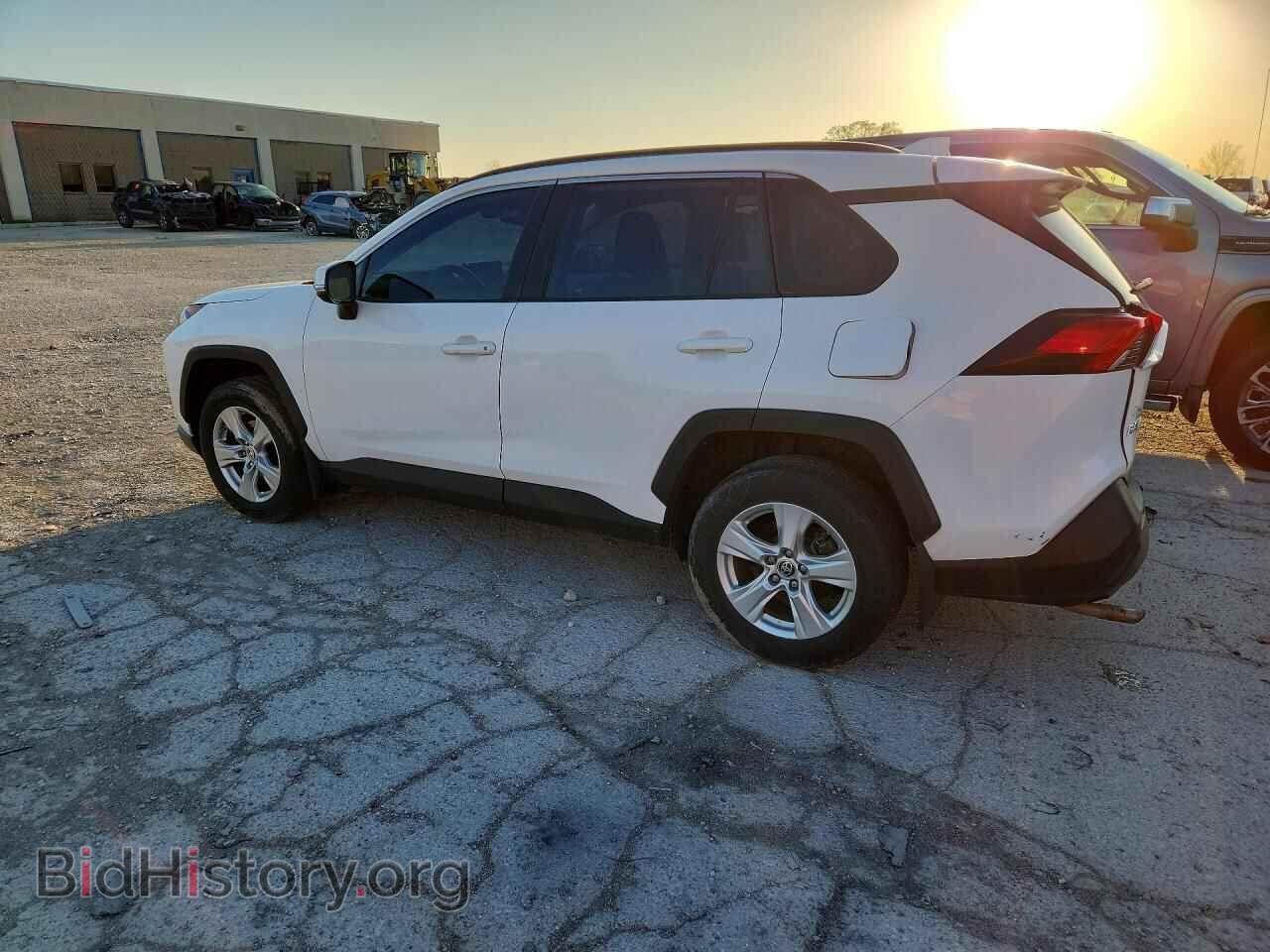 2019 TOYOTA RAV4 - VIN: JTMP1RFVXKD522231 - Фото 2