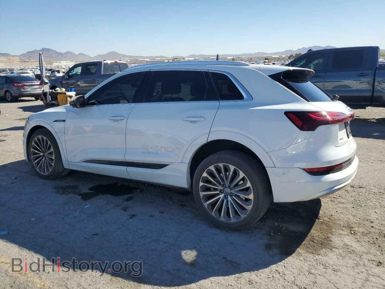 2019 AUDI E-TRON - VIN: WA1VAAGE7KB009368 - Фото 2