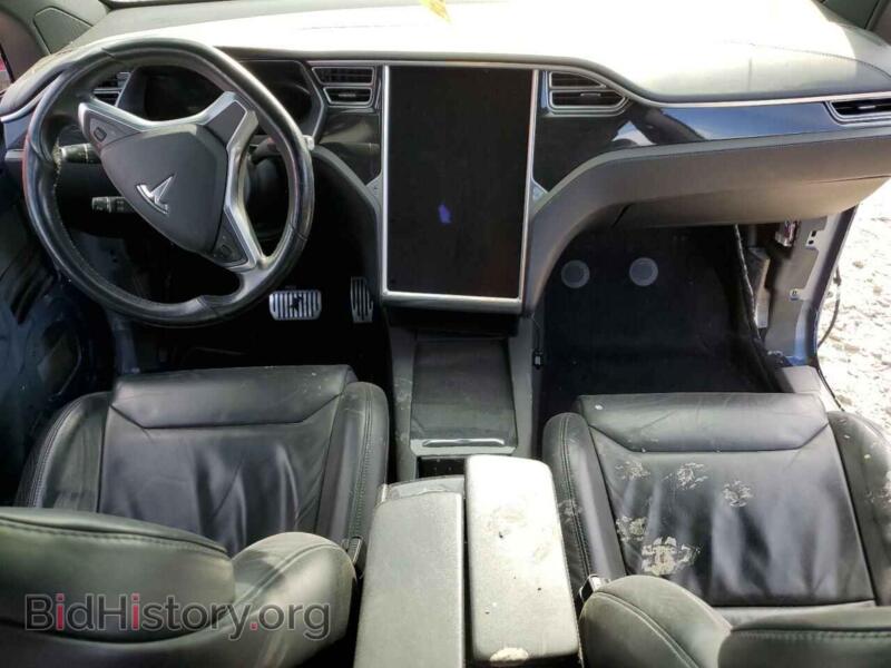 2016 Tesla MODEL X (VIN 5YJXCAE27GF025513) — photo 8 of 12