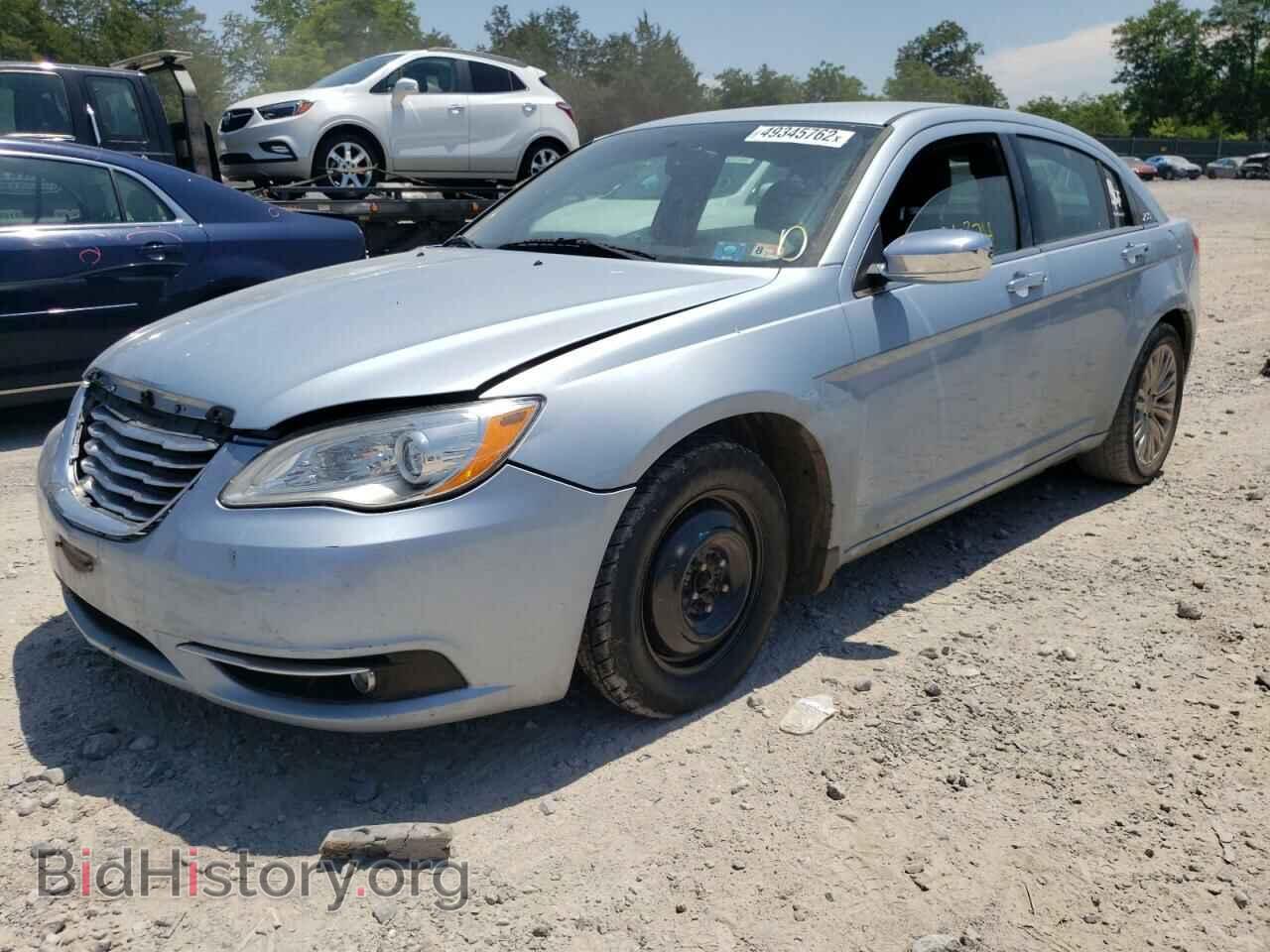 2013 CHRYSLER 200 - VIN: 1C3CCBCG1DN577531 - Фото 2
