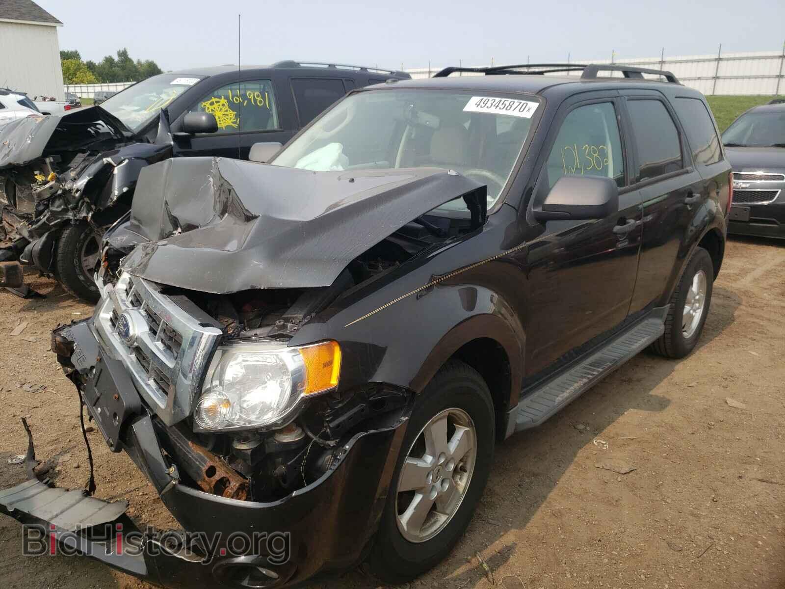 2011 FORD ESCAPE - VIN: 1FMCU0D73BKB00511 - Фото 2