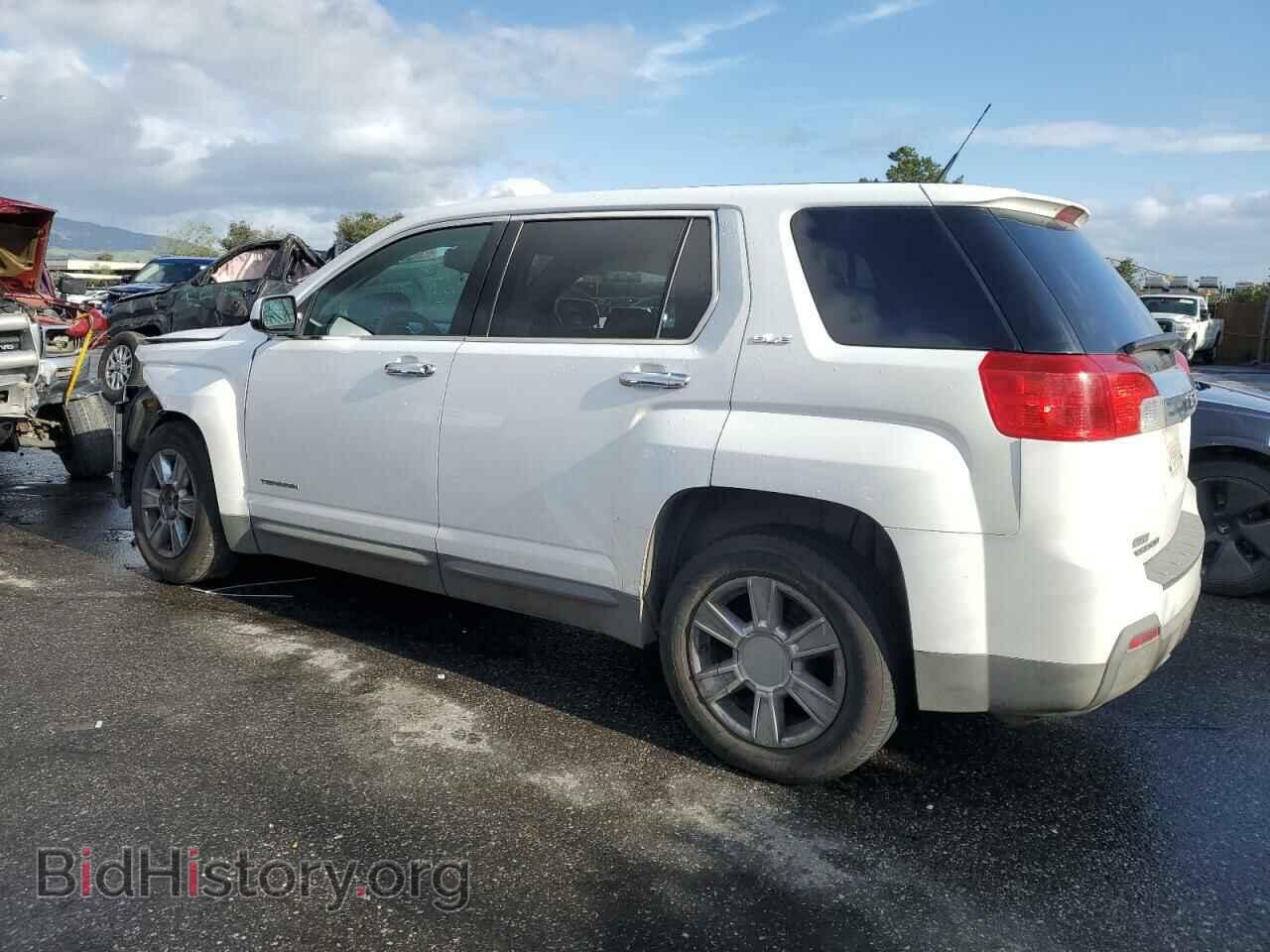 2010 GMC TERRAIN - VIN: 2CTFLCEWXA6317166 - Photo 2