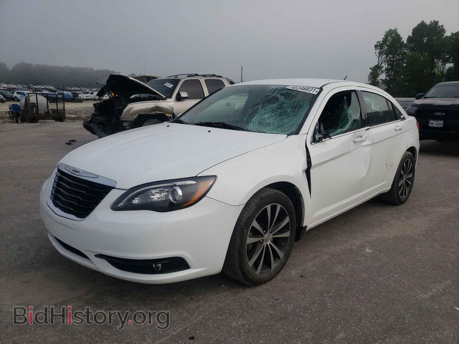 2014 CHRYSLER 200 - VIN: 1C3CCBBG0EN192075 - Фото 2