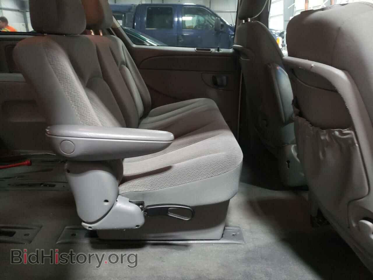 2006 CHRYSLER MINIVAN - VIN: 1A4GP45RX6B630723 - Фото 6