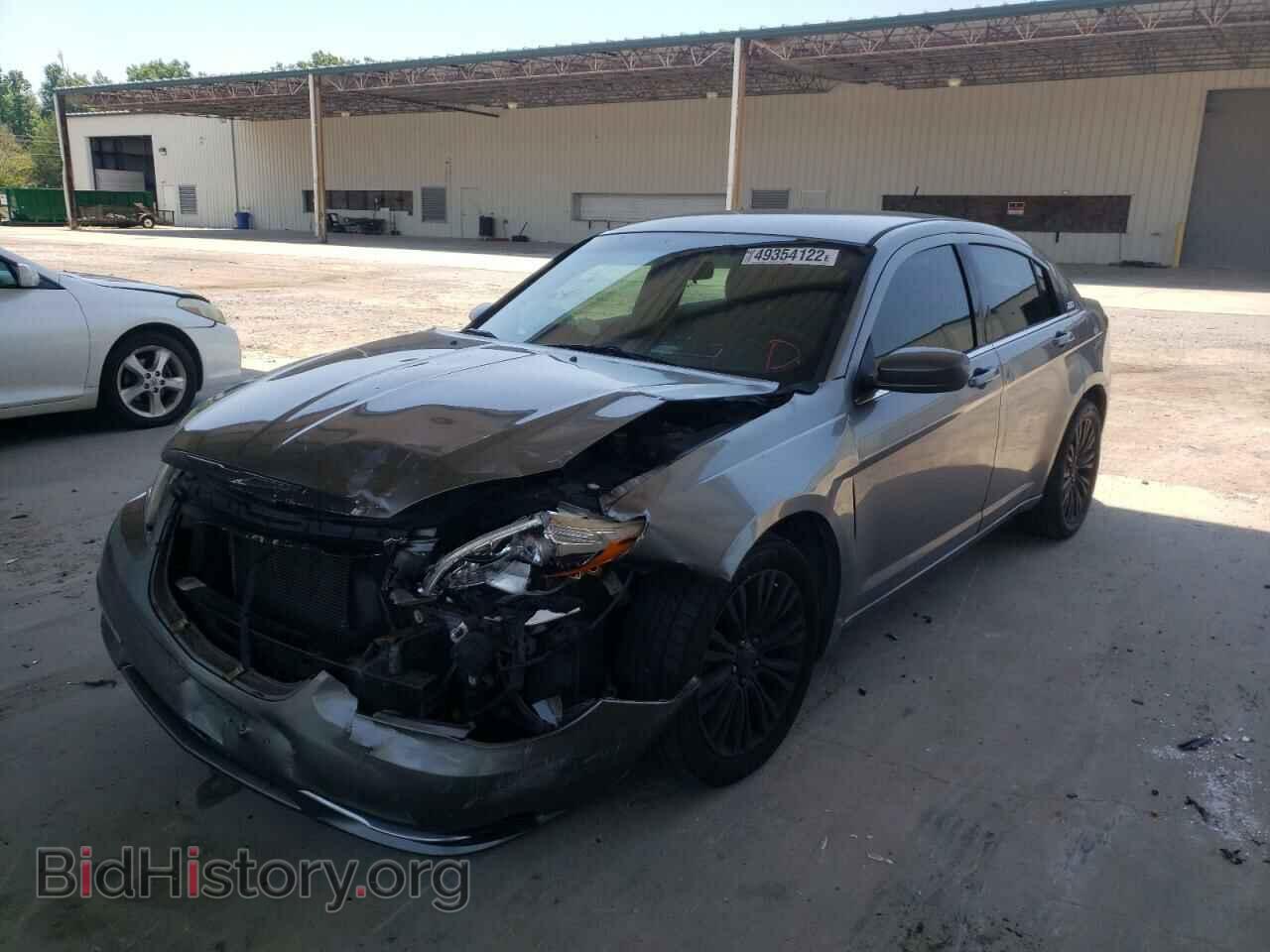 2012 CHRYSLER 200 - VIN: 1C3CCBAB3CN256967 - Фото 2