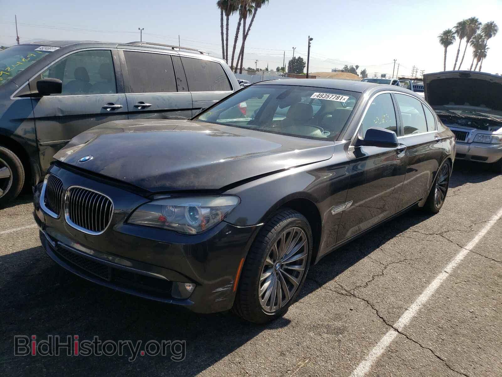 2011 BMW 7 SERIES - VIN: WBAKB4C58BC574216 - Фото 2