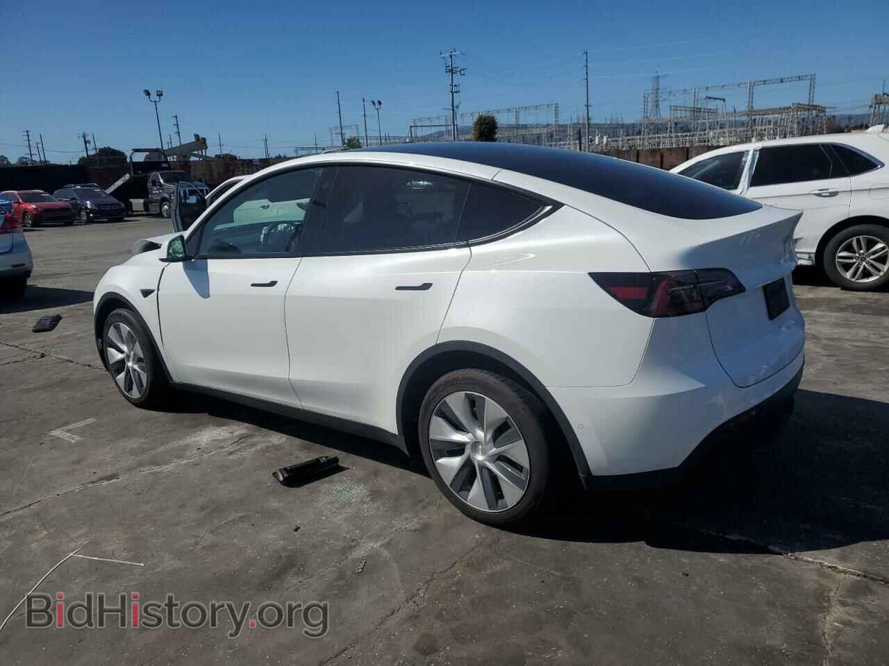 2022 TESLA MODEL Y - VIN: 7SAYGDEE8NF340096 - Photo 2
