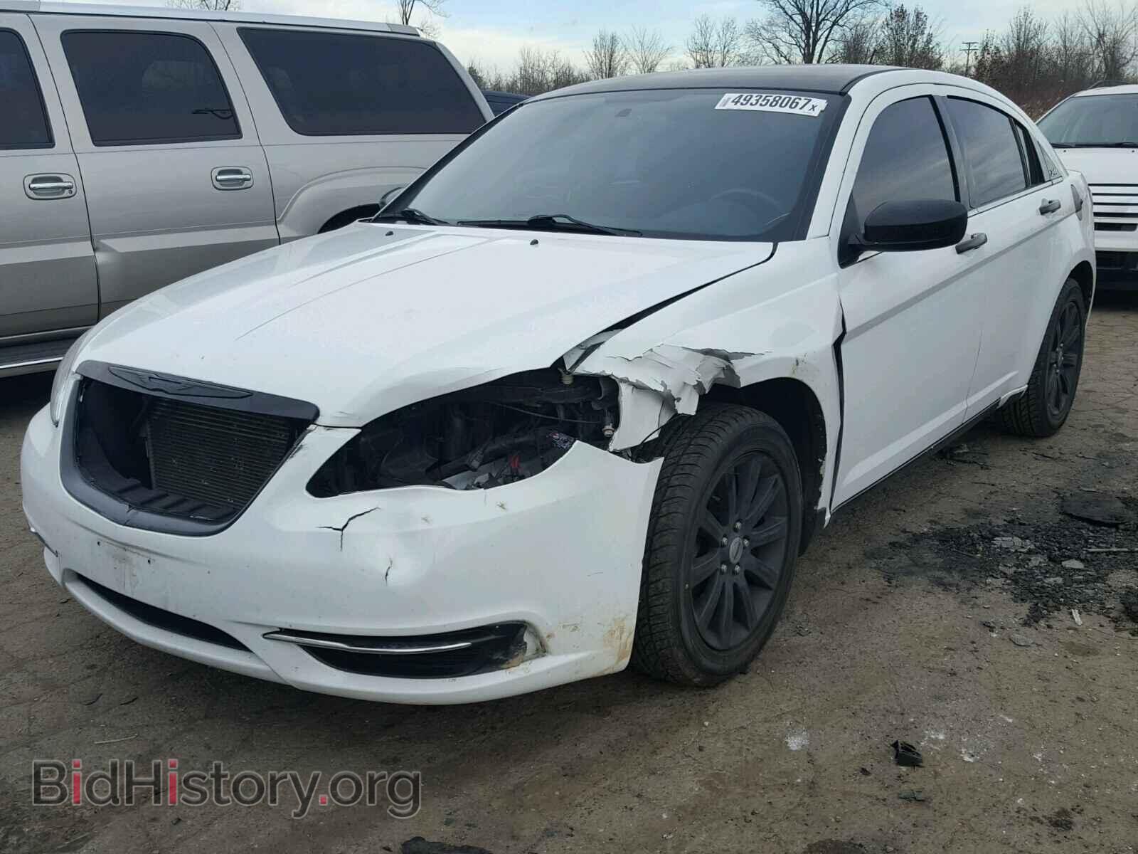 2013 CHRYSLER 200 - VIN: 1C3CCBBG2DN678210 - Фото 2