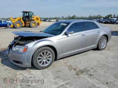 2013 Chrysler 300, серебристый — VIN 2C3CCAET1DH686469, Copart