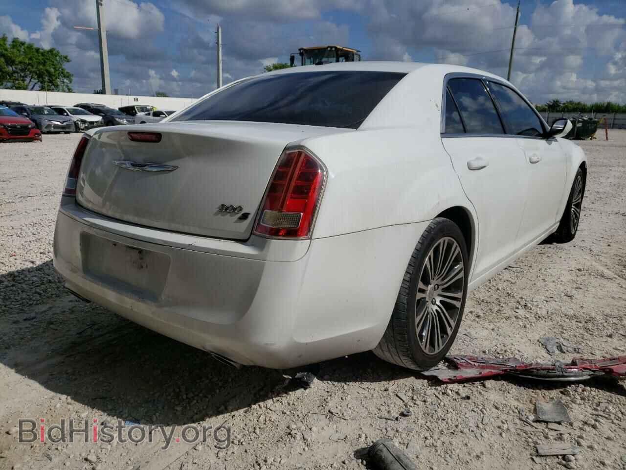 2013 CHRYSLER 300 - VIN: 2C3CCABG8DH643867 - Фото 4