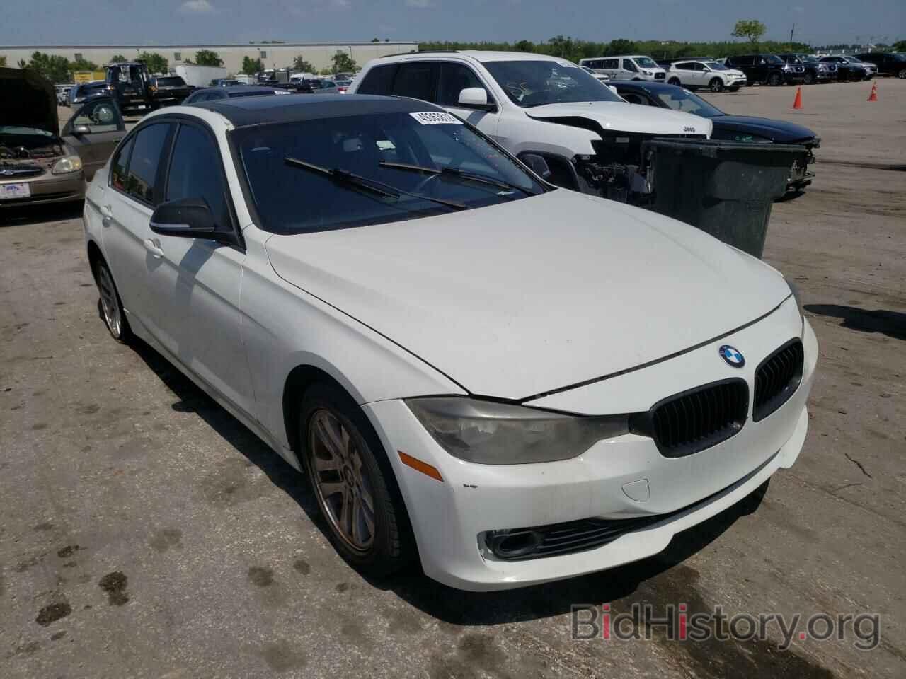 Photo WBA3A5C58DF359403 - BMW 3 SERIES 2013