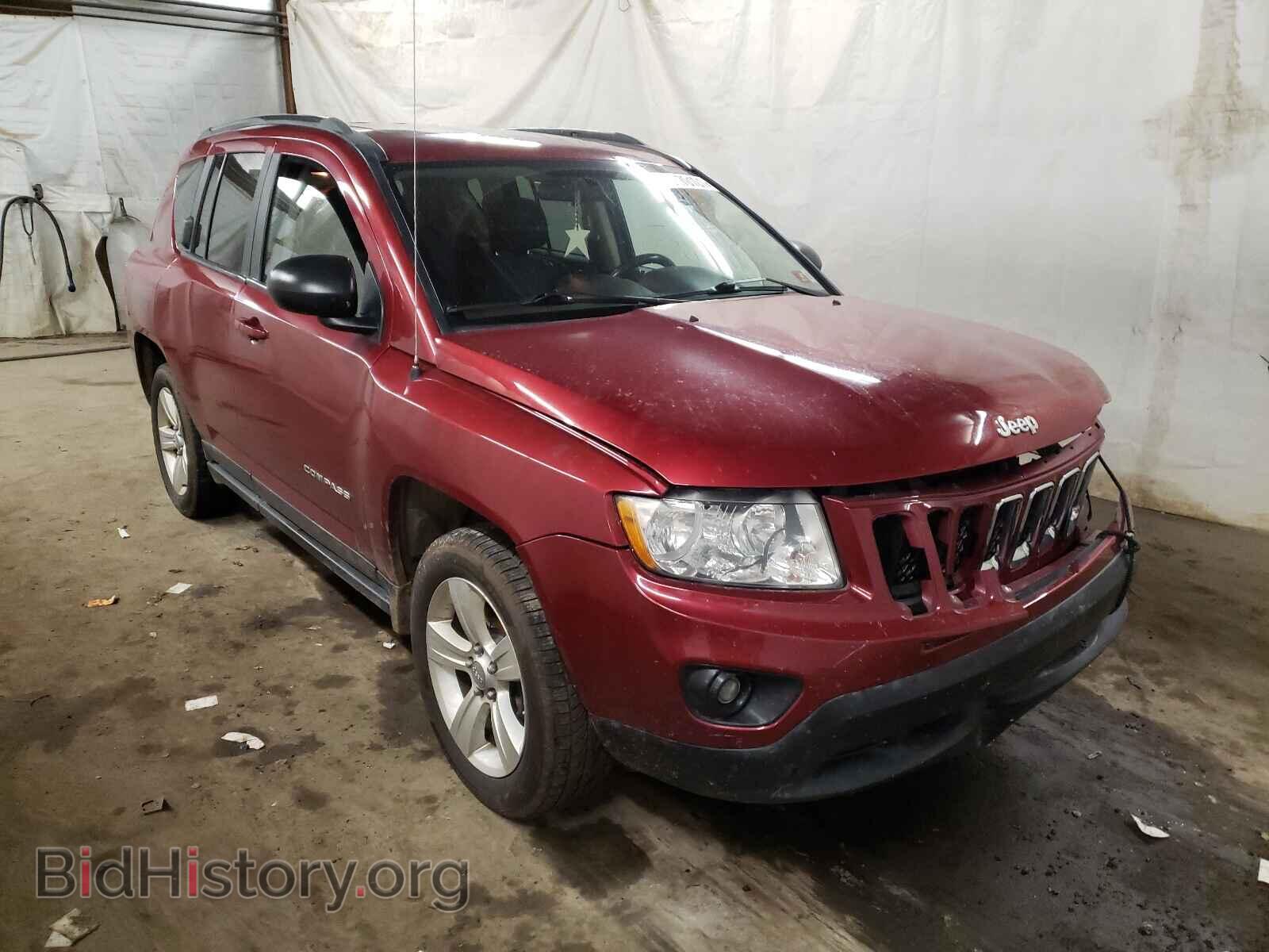 Photo 1J4NF1FB8BD135686 - JEEP COMPASS 2011