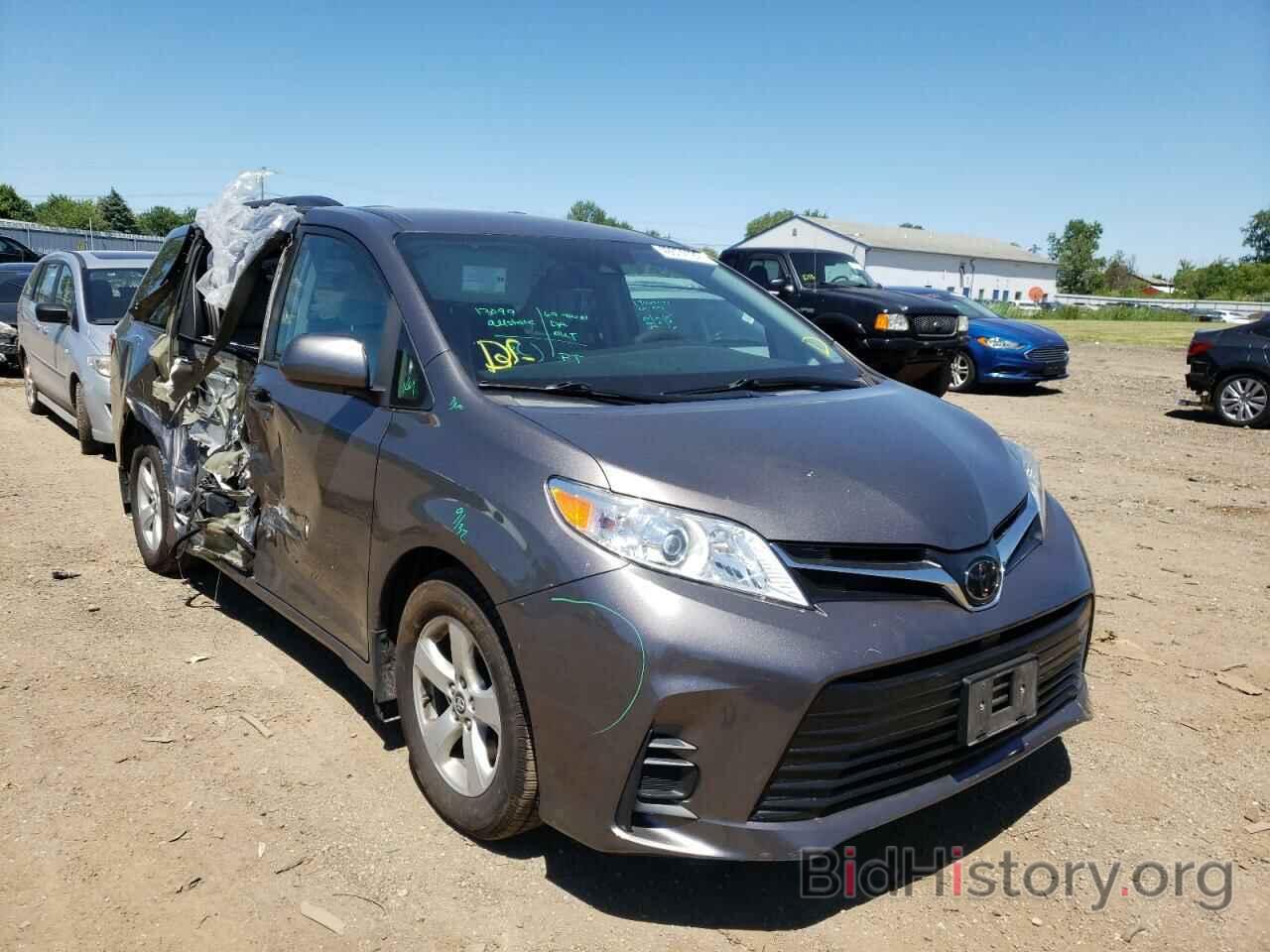 Фотография 5TDKZ3DC5KS990003 - TOYOTA SIENNA 2019