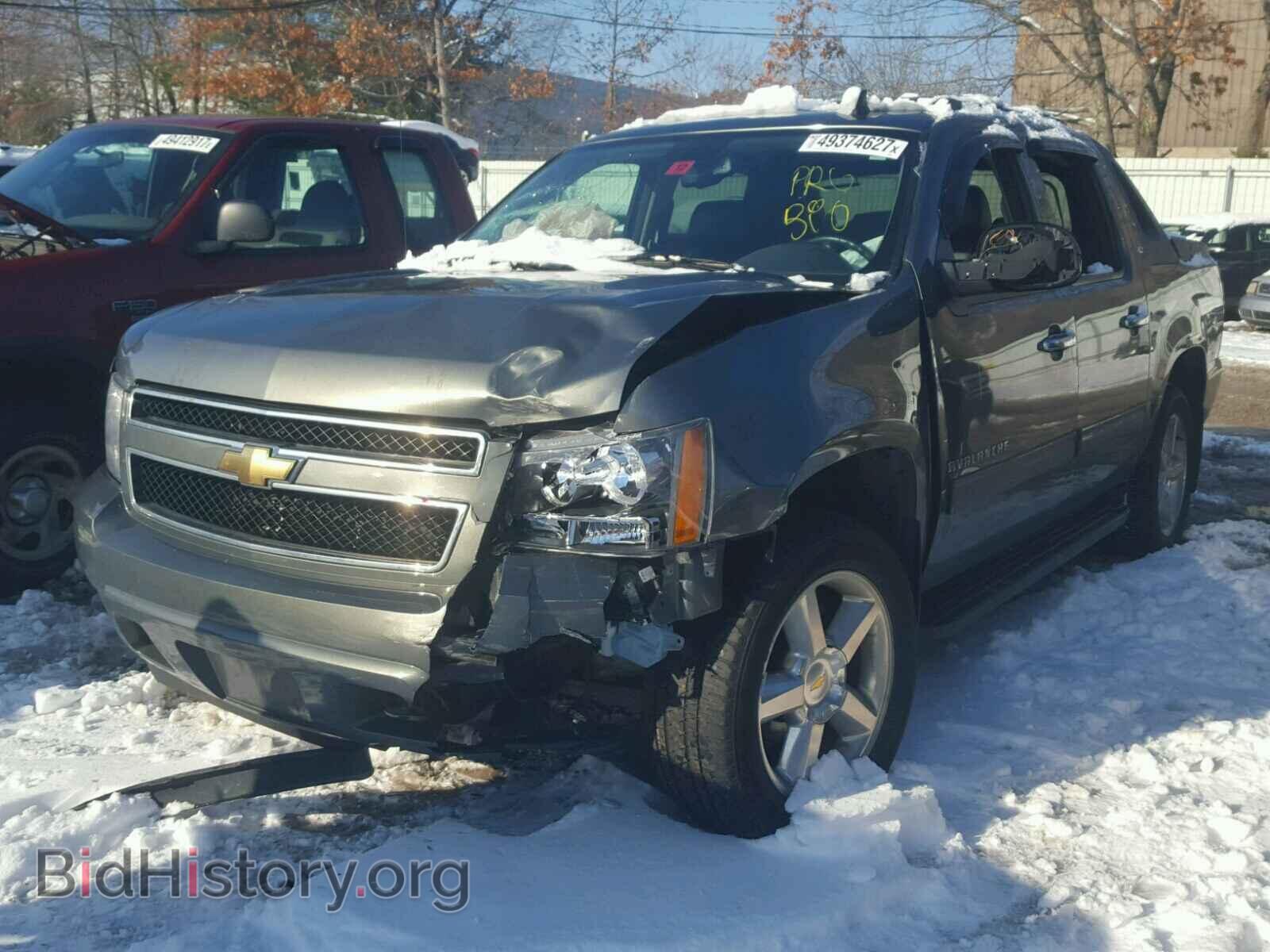2011 CHEVROLET AVALANCHE - VIN: 3GNTKFE35BG308493 - Фото 2