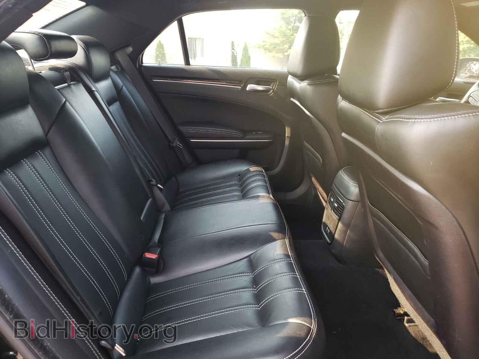 2019 CHRYSLER 300 - VIN: 2C3CCABG9KH654292 - Фото 6
