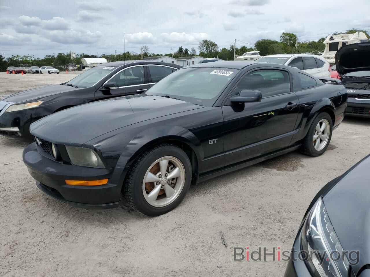 Photo 1ZVHT82H185198708 - FORD MUSTANG 2008