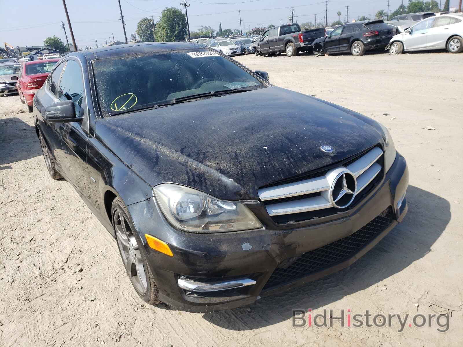 Photo WDDGJ4HB1CF741175 - MERCEDES-BENZ C CLASS 2012