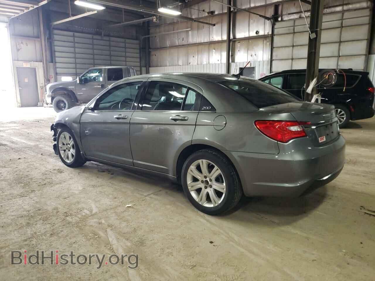 2013 CHRYSLER 200 - VIN: 1C3CCBBB8DN614743 - Фото 2