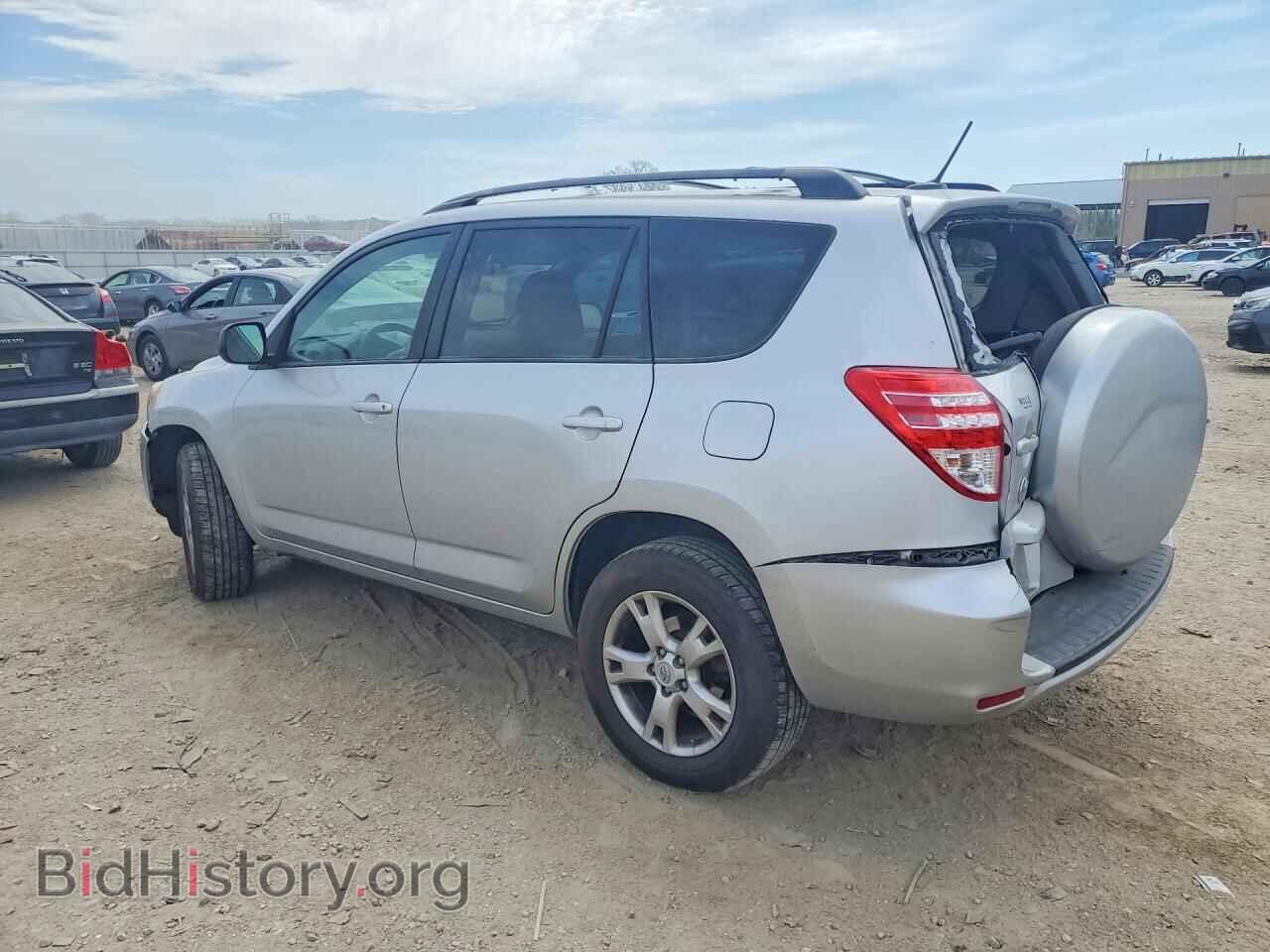 2011 TOYOTA RAV4 - VIN: 2T3BF4DV9BW148134 - Фото 2