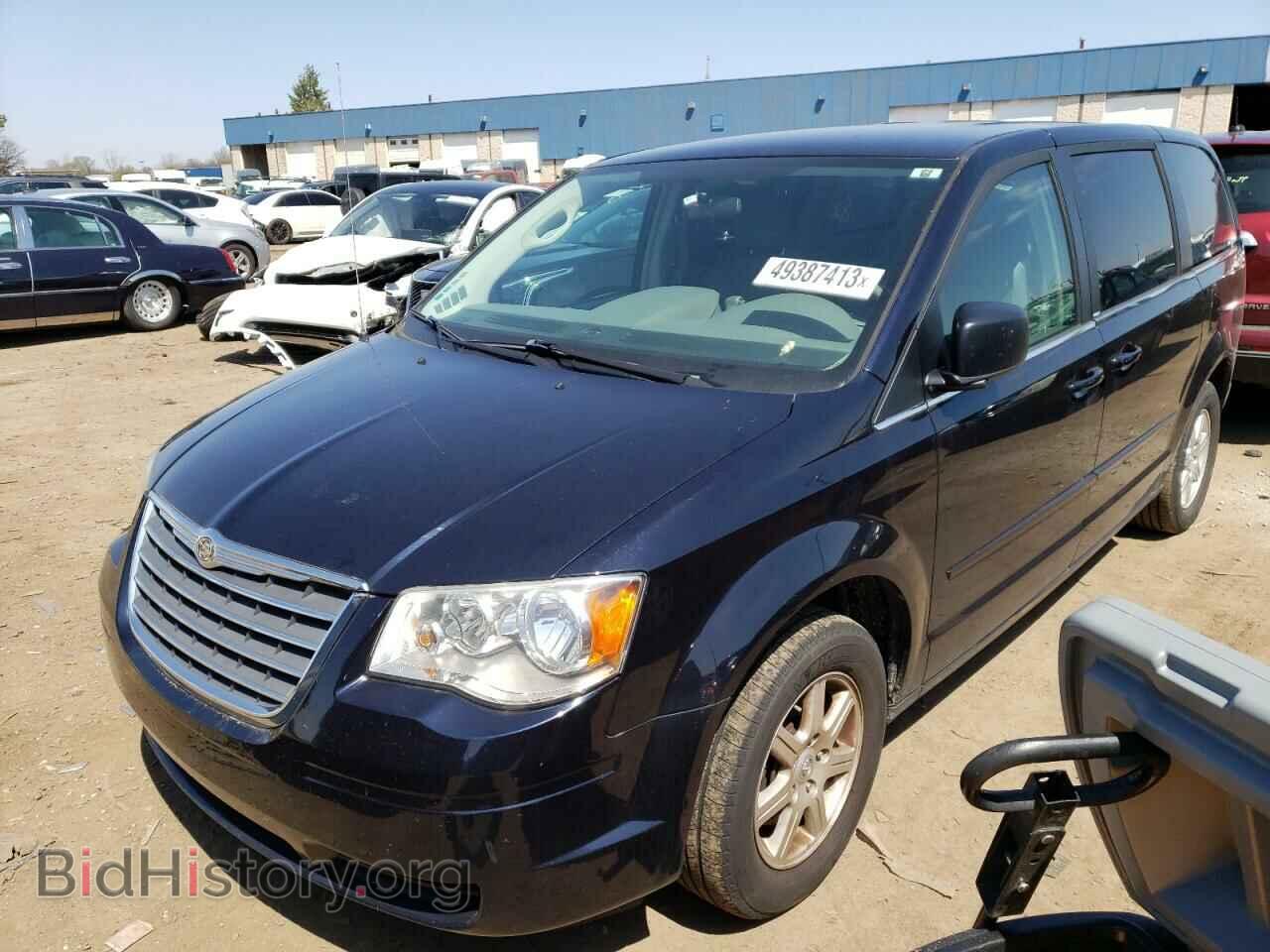 Photo 2A4RR2D11AR375201 - CHRYSLER MINIVAN 2010